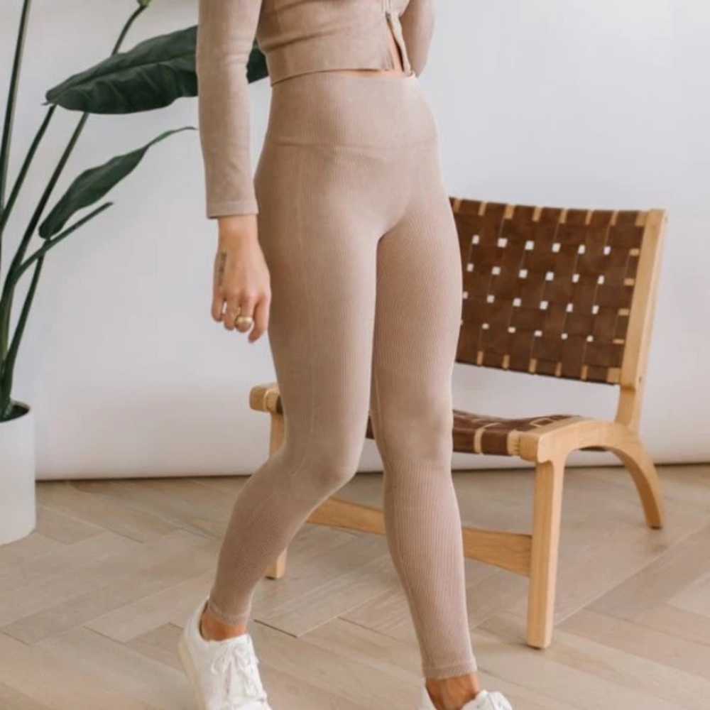 Ribbed athletic leggings